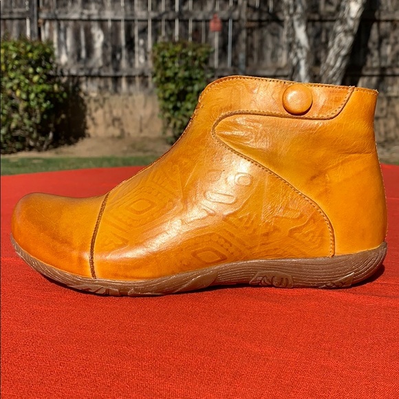 Jafa Shoes Jafa 56 Bootie Mustard Size 37 Nwob Poshmark